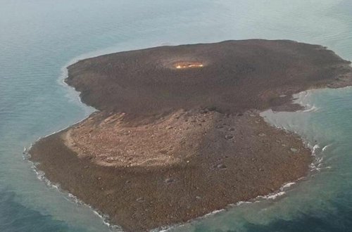 Daşlı adada vulkanın püskürməsi 8 dəqiqə davam edib - Qurban Yetirmişli