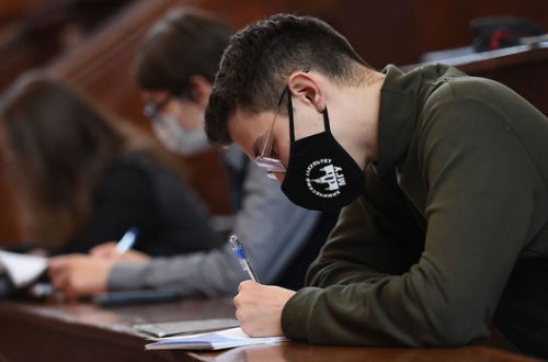 Rusiyada təhsil alanların nəzərinə: Koronavirus peyvəndi ilə bağlı göstəriş verildi