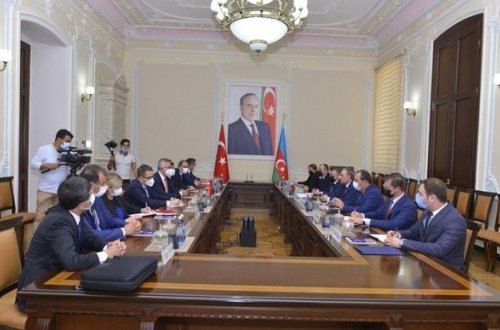 Kamran Əliyev ölkəmizdə rəsmi səfərdə olan Mühittin Özdemirin rəhbərlik etdiyi nümayəndə heyətini qəbul edib