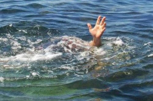 General çimərlikdə batdı