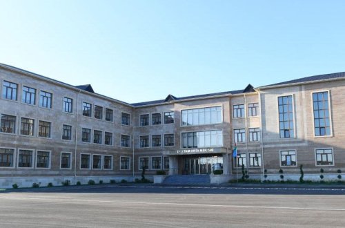 Məktəb direktorları hesabat verir