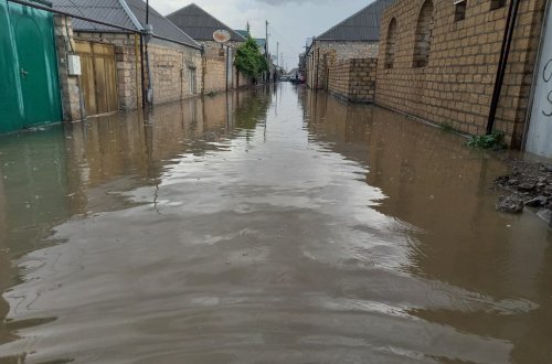 Güclü yağış Gəncədə fəsadlar yaratdı, bir qəsəbəni su basdı- FOTO (ÖZƏL) 