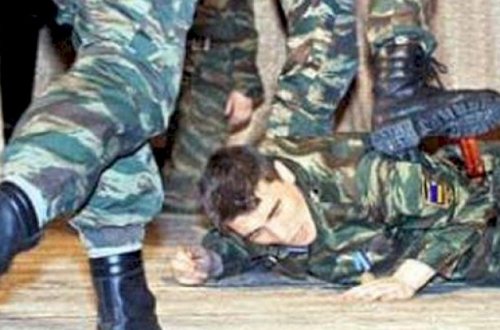 Naməlum şəxslər erməni hərbçini döydü: Maşını əlindən alındı  