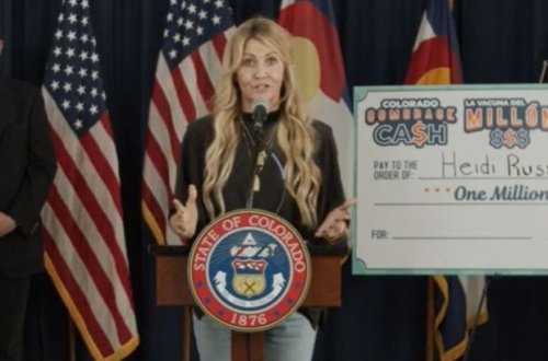 Çoxuşaqlı ana vaksin vurduranlar üçün lotereyada milyon dollar qazandı - FOTO