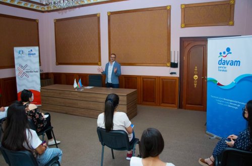 “New Media Hub” platforması çərçivəsində təlimlər davam edir