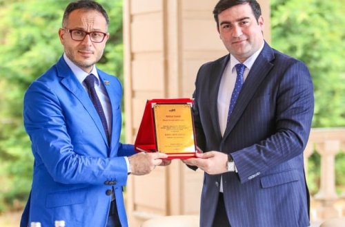 Deputat Ramil Həsən gənclərlə görüşdü