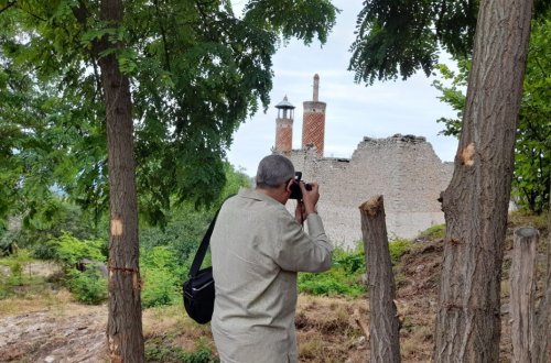 Azərbaycandakı diplomatik korpusun nümayəndələri Şuşada Aşağı Gövhər Ağa məscidində olublar