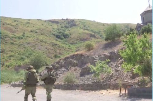 Российские миротворцы продолжают обеспечивать безопасное движение через Лачинский коридор