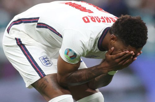 İngiltərə millisində penaltini qola çevirməyən futbolçular irqi ayrı-seçkiliyə məruz qaldı - FOTO