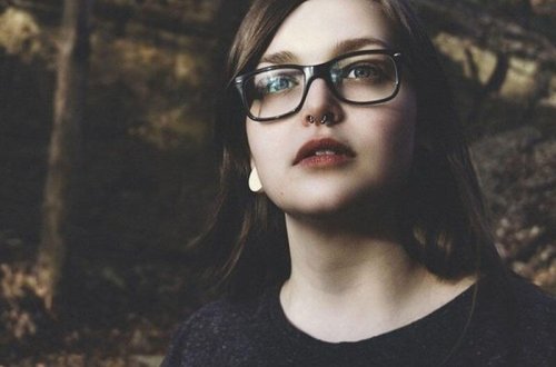 Evdə pirsinq etdirdi - İnfeksiyadan öldü - FOTO