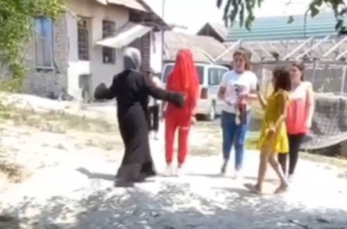 Şəkidə 15 yaşlı qızı 30 yaşlı kişiyə ərə verən valideynlər polisə çağrıldı - VİDEO + YENİLƏNİB