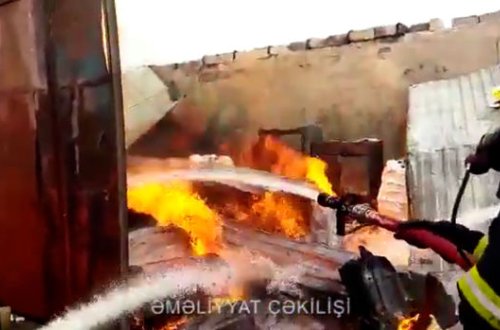 61 yaşlı qadın evdə yanaraq öldü - VİDEO