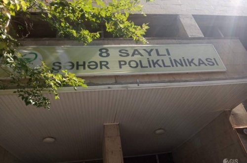 Poliklinikanın baş həkimi Xəzər TV-nin xanım əməkdaşına hücum etdi - Bakıda ŞOK OLAY