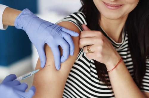 Azərbaycanda koronavirusa qarşı vaksinin 3-cü dozasının hansı hallarda vurulacağı açıqlandı