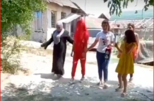 16 yaşında ərə verilən qızdan açıqlama: 