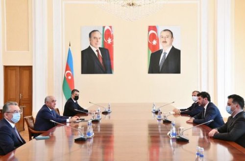 Baş nazir Kaxa Kaladzeni qəbul edib