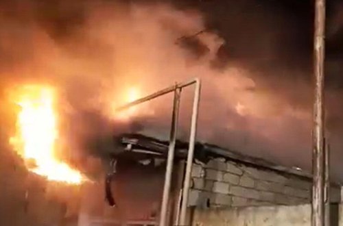 Kəndlinin tövləsini qəsdən yandırdı