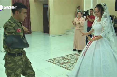 Müharibədə bir qolunu itirən qazimizə dostu toy etdi - VİDEO