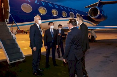 Azərbaycan Özbəkistana 50 min doza peyvənd göndərdi - Fotolar