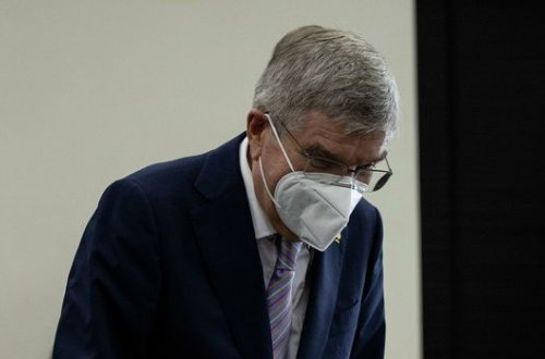 Журналист устроил скандал на встрече с президентом МОК в Токио - ВИДЕО