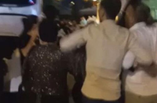 Bəyin bacısına sataşdılar, dava düşdü - Toy dayandı - DƏHŞƏTLİ VİDEO