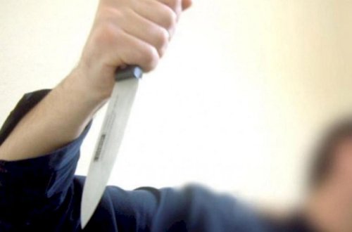 Bakıda ər arvadını bıçaqladı