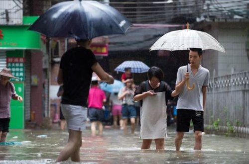 Pekin su altında qalıb: 370 aviareys ləğv olunub