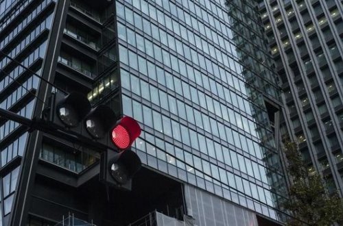 Qadın intiqam məqsədi ilə maşınla 49 dəfə qırmızı işıqdan keçib