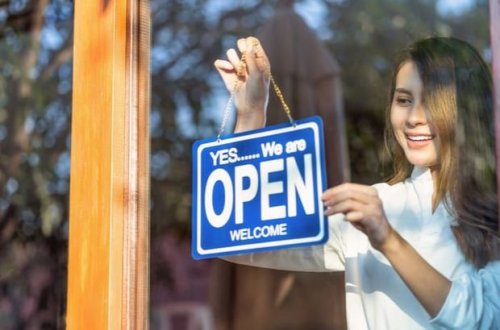 Britaniyada yoluxmanın artmasına rəğmən əksər koronavirus məhdudiyyətləri ləğv edilir