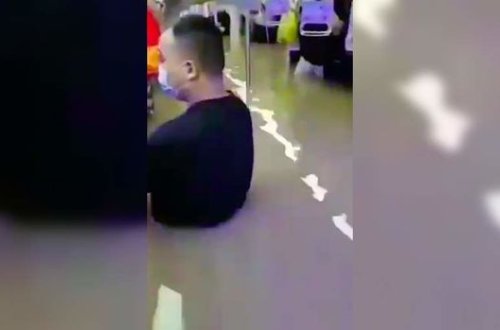 По меньшей мере 12 человек погибли при затоплении метро в Китае - ВИДЕО
