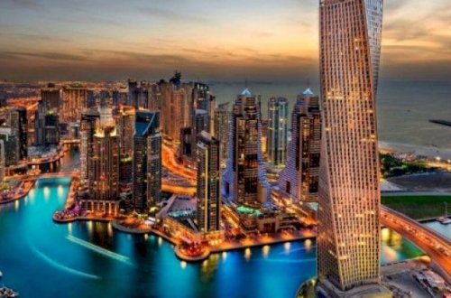 Dubayda 50 dərəcə istidə yağış yağdı - VİDEO