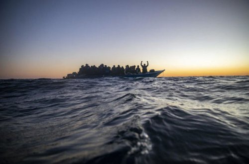Aralıq dənizində iyirmiyə yaxın miqrant boğularaq həlak olub