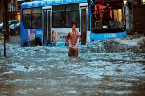 Çində fəlakət: 100 min insan köçürüldü