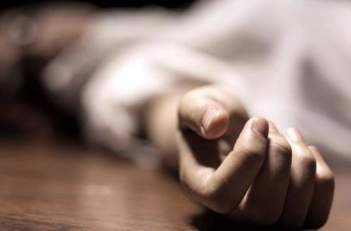 Uşaq bağçasının qarşısında qətlə yetirilmiş qadın meyiti aşkarlandı