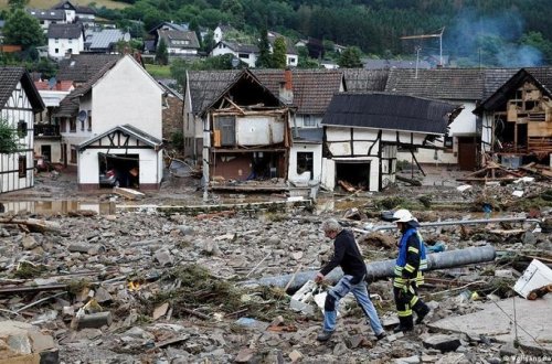 Çində dəhşətli daşqın: tarixi maksumum qeydə alındı, hər yer su altında qaldı (FOTO)