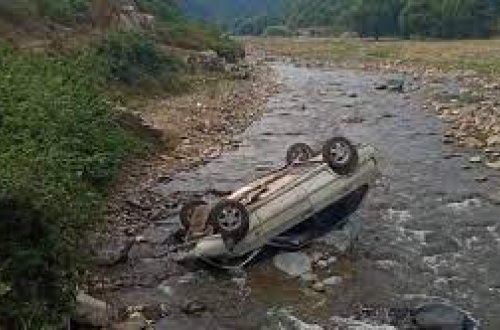 Tovuzda maşın çaya aşdı ata və oğul xəsarət aldı (ÖZƏL) 