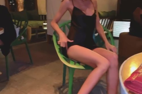 Azərbaycanlı qız çılpaq görüntüsünü hərraca çıxardı - VİDEO - FOTO