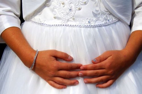 Azərbaycanda daha bir 15 yaşlı qız özündən böyük oğlanla evləndirilib