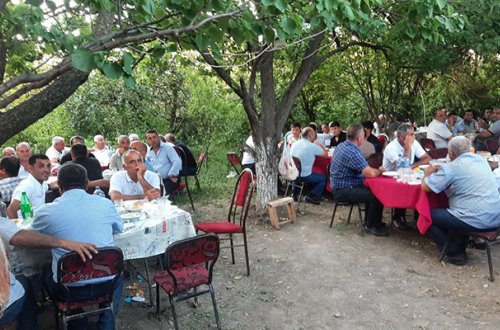 Evinin həyətində toy məclisi keçirən şəxs cərimələndi