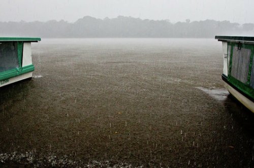 Свыше 3 000 жителей Коста-Рики разместили в убежищах после рекордных ливней