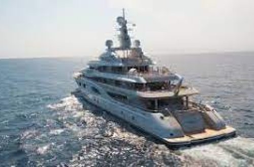 Ceniffer Lopezin ad günü keçirdiyi yaxta görənləri şoka salır - Video