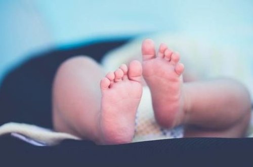 В России мать выбросила трехмесячную дочь из окна седьмого этажа