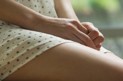 Ərinin ondan uzaq durma səbəbini bilən qadın dəhşətə gəldi - Elə mesajları üzə çıxdı ki...