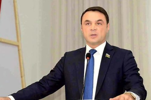 Milli Məclisin deputatı sərxoş halda polisi döyüb?