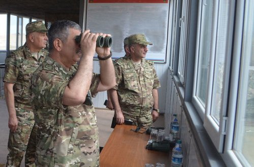 Министр обороны ознакомился с ходом проведения курсов повышения квалификации офицерского состава - ФОТО