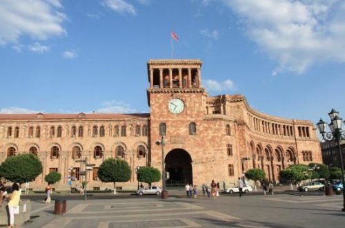 Ermənistanda siyasətçilərin təhqir edilməsinə görə cinayət məsuliyyəti tətbiq ediləcək