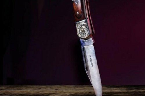 Bakıda ər əvvəlcə arvadını, sonra özünü bıçaqladı