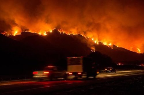 Türkiyədə yanğınsöndürənlər alovlar arasında qaldılar - ANBAAN VİDEO