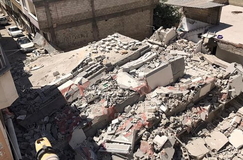 Türkiyədə bina çökdü - Foto