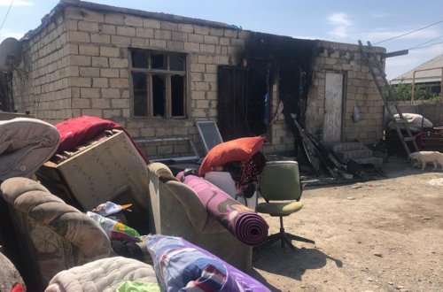 Sumqayıtda ata oğlu və gəlinin yaşadığı evi yandırıb - FOTO